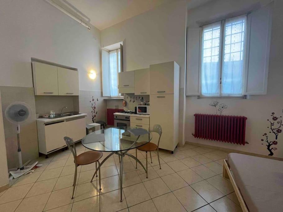 Ferienwohnung Minimal Loft In Centro A Piacenza Exterior foto